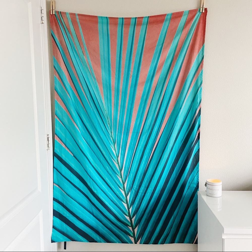 🌿 UO Palm Leaf Tapestry 🌿